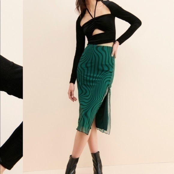 AFRM Tops - Black ripped crop top